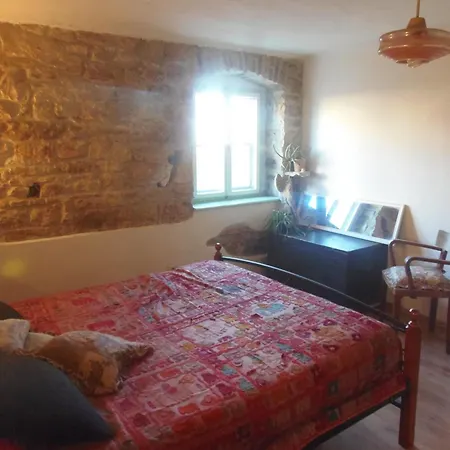 House With A Parking Space - 13024 بيت للعطل بولا