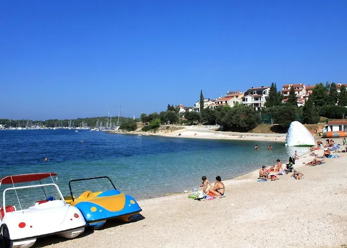 Holiday home House With A Parking Space - 13024 Pula